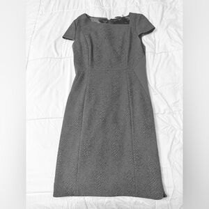 (1) T Tahari Olive green Textured Short-Sleeve Midi Dress